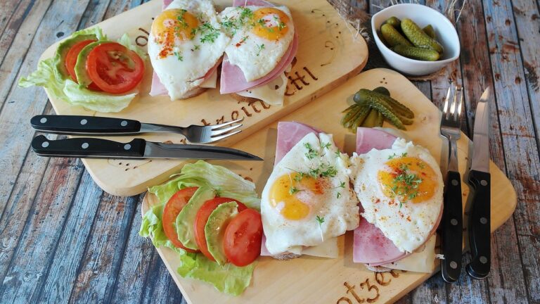 The Beginner’s Guide to Food Photography (For Bloggers & Instagram)